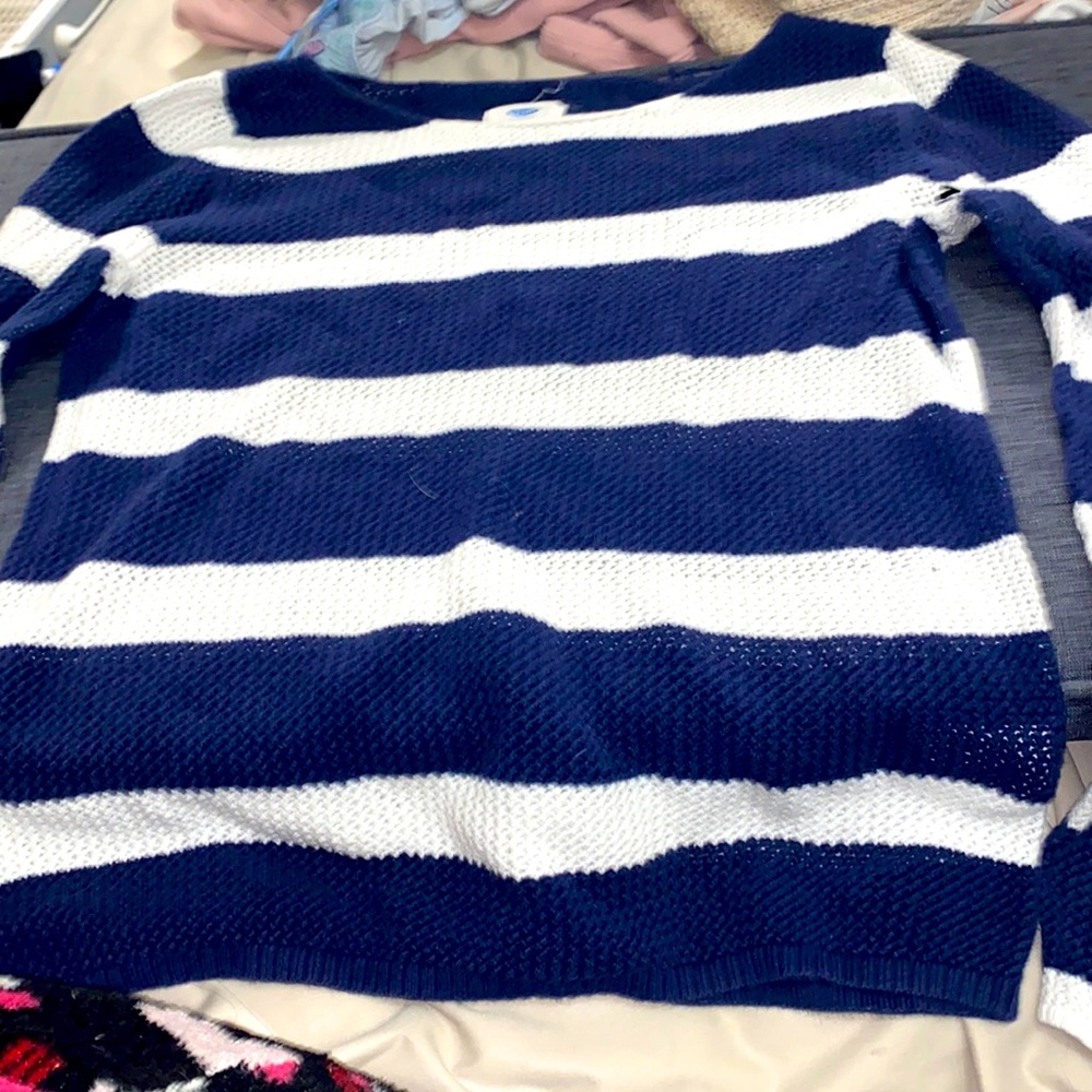 Cute top I personally used to wear it over my bathing suit in summer